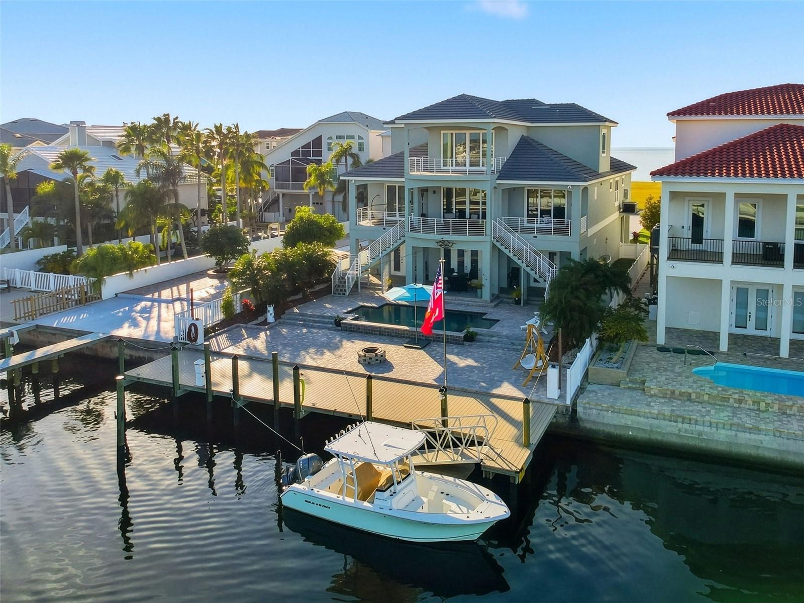 Single Family Residence in NEW PORT RICHEY, FL - Daniel Dourado