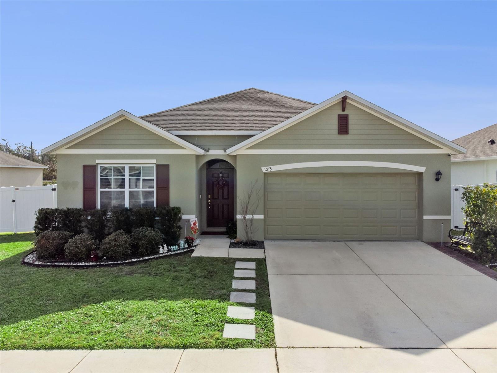 Single Family Residence in DAVENPORT, FL - Daniel Dourado