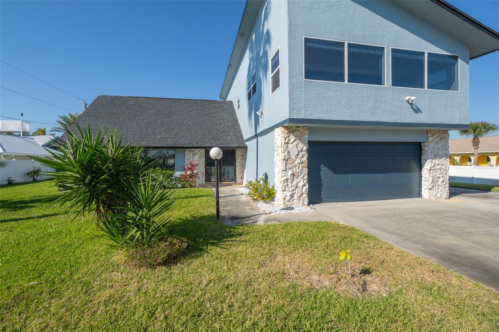 Single Family Residence in CAPE CANAVERAL, FL - Daniel Dourado