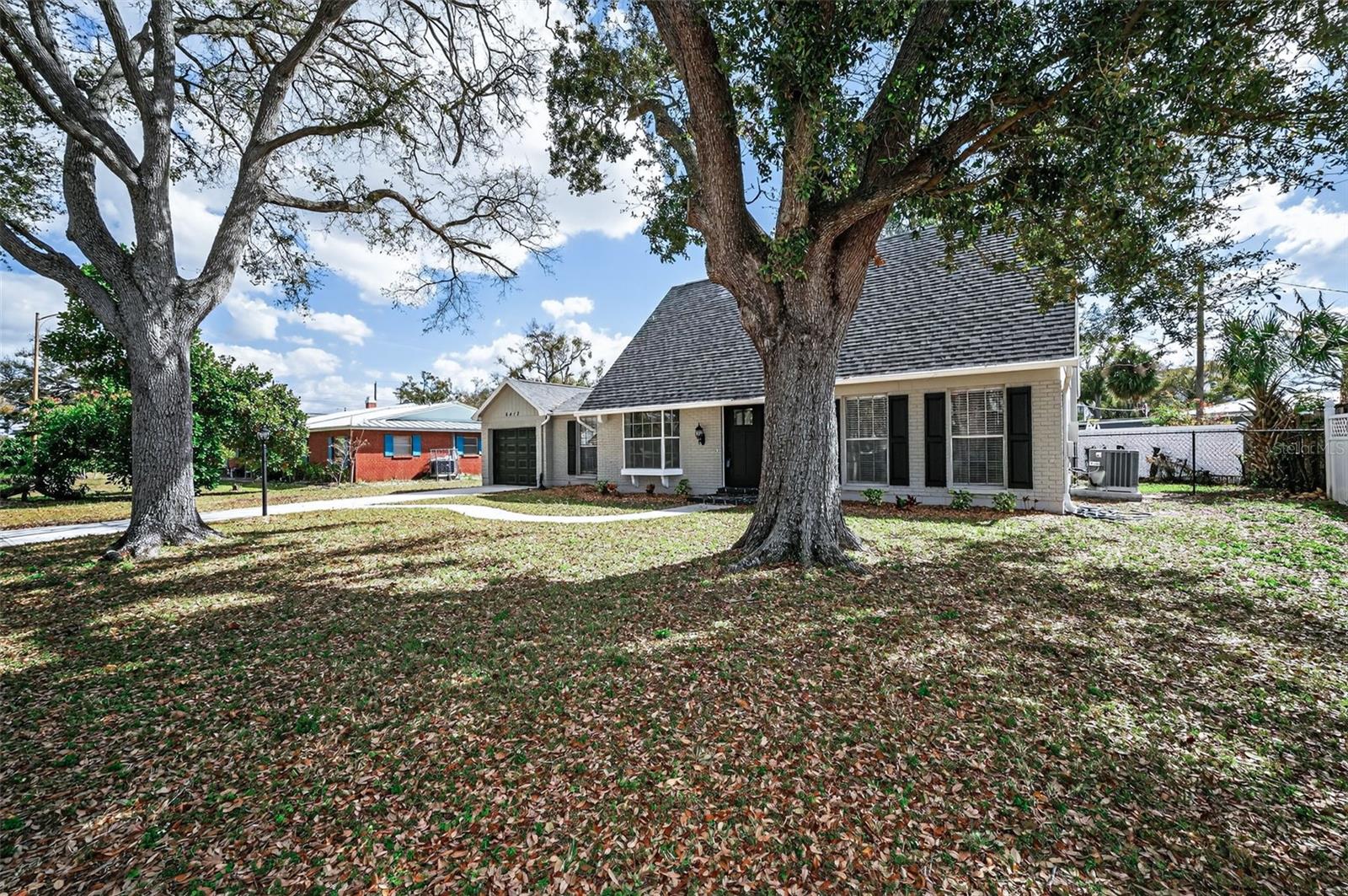 Single Family Residence in TAMPA, FL - Daniel Dourado