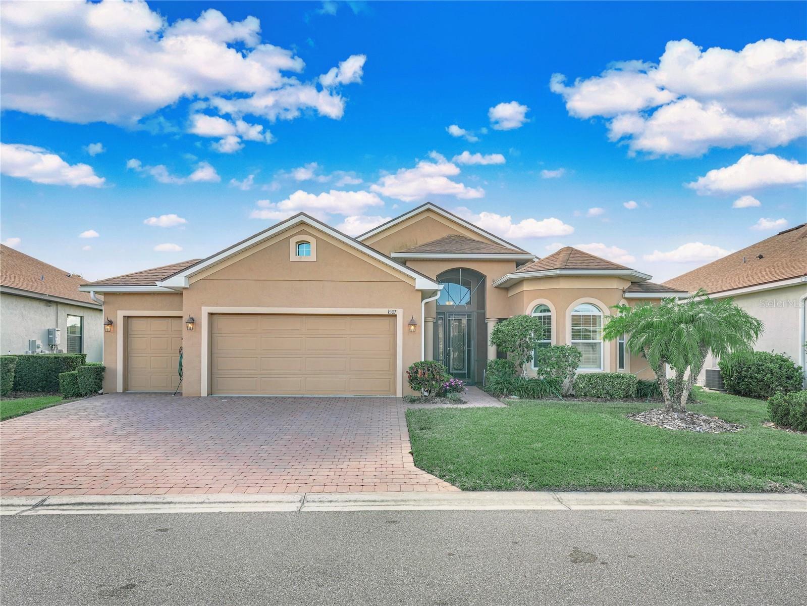 Single Family Residence in WINTER HAVEN, FL - Daniel Dourado