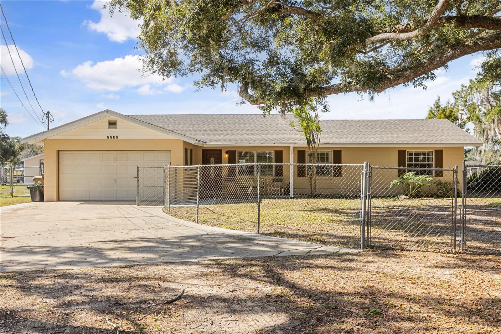 Single Family Residence in CLERMONT, FL - Daniel Dourado
