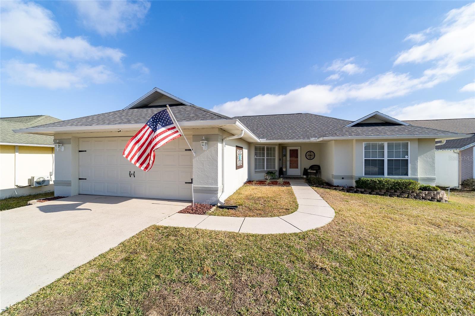 Single Family Residence in BEVERLY HILLS, FL - Daniel Dourado