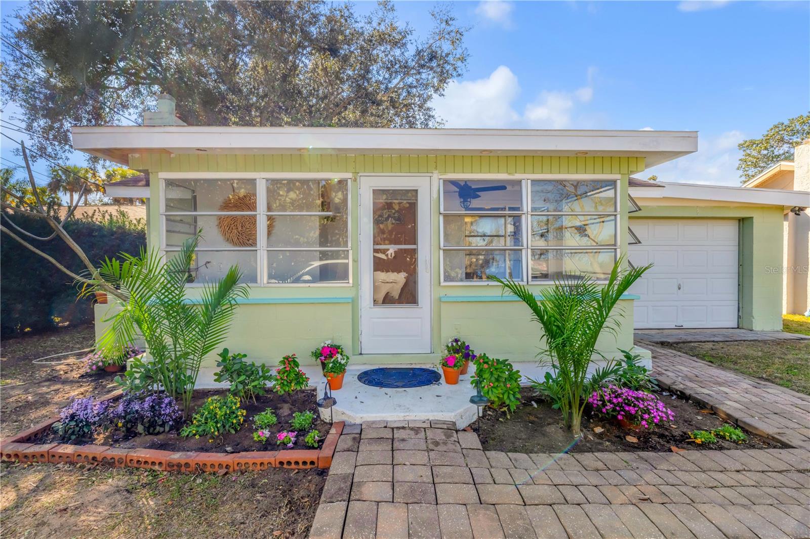 Single Family Residence in NEW SMYRNA BEACH, FL - Daniel Dourado