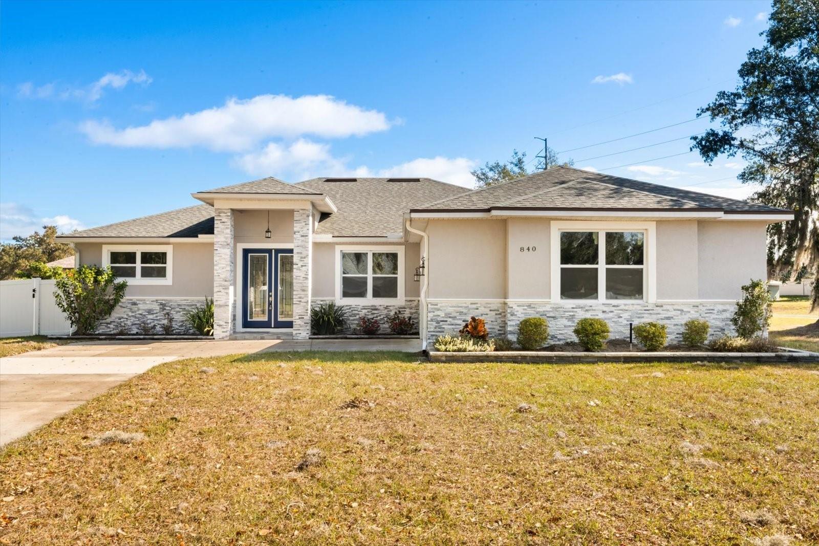 Single Family Residence in LEESBURG, FL - Daniel Dourado