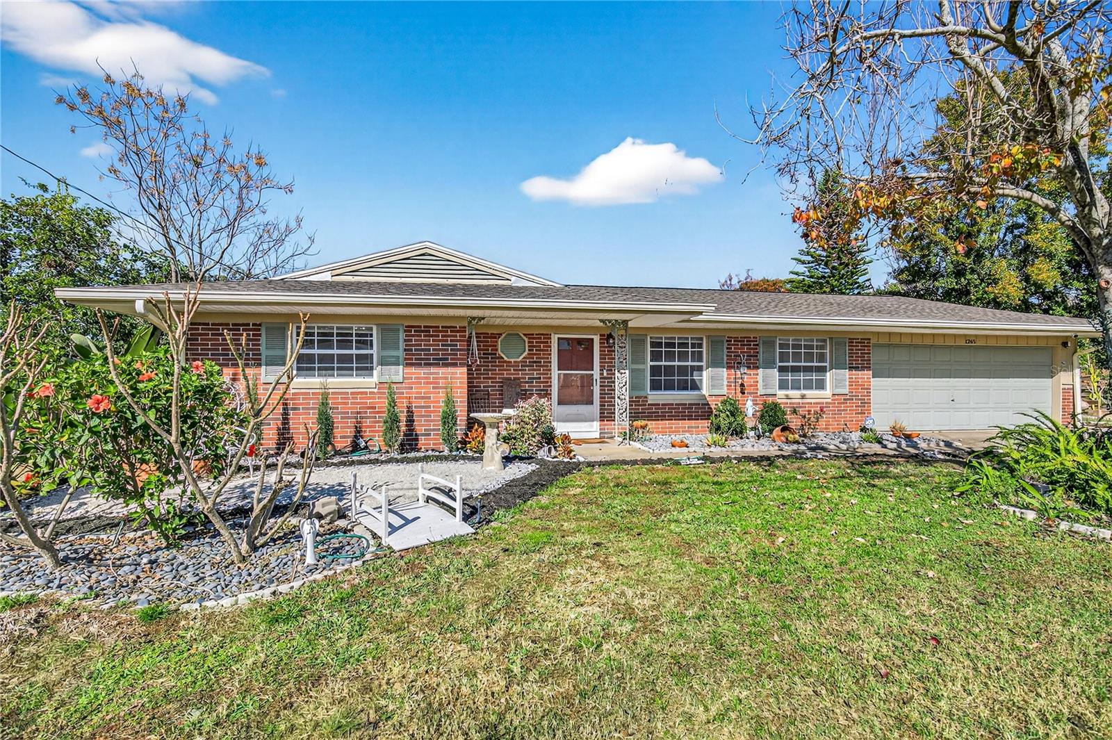 Single Family Residence in EUSTIS, FL - Daniel Dourado