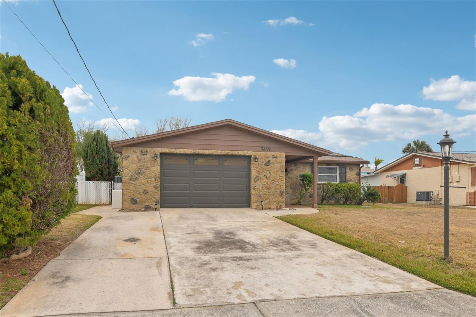 Single Family Residence em HUDSON, FL - Daniel Dourado