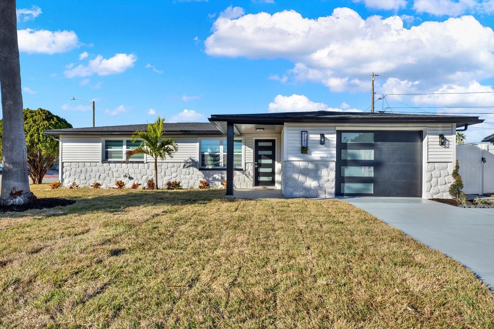 Single Family Residence em HOLIDAY, FL - Daniel Dourado