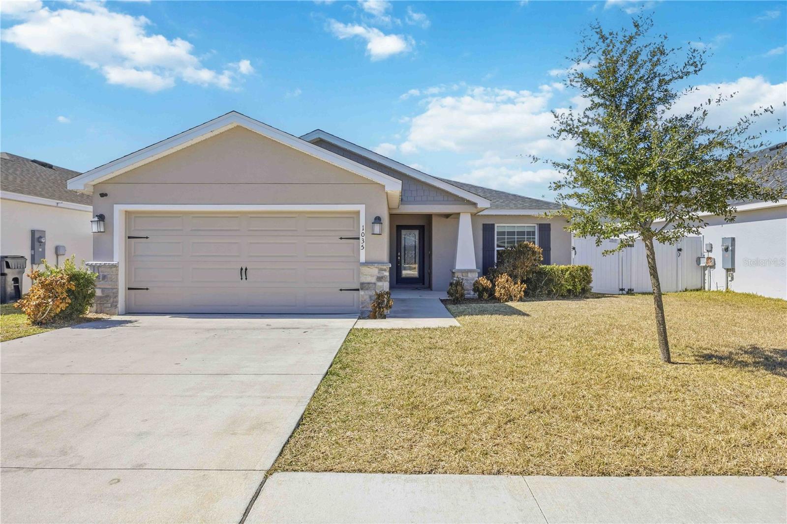 Single Family Residence in AUBURNDALE, FL - Daniel Dourado