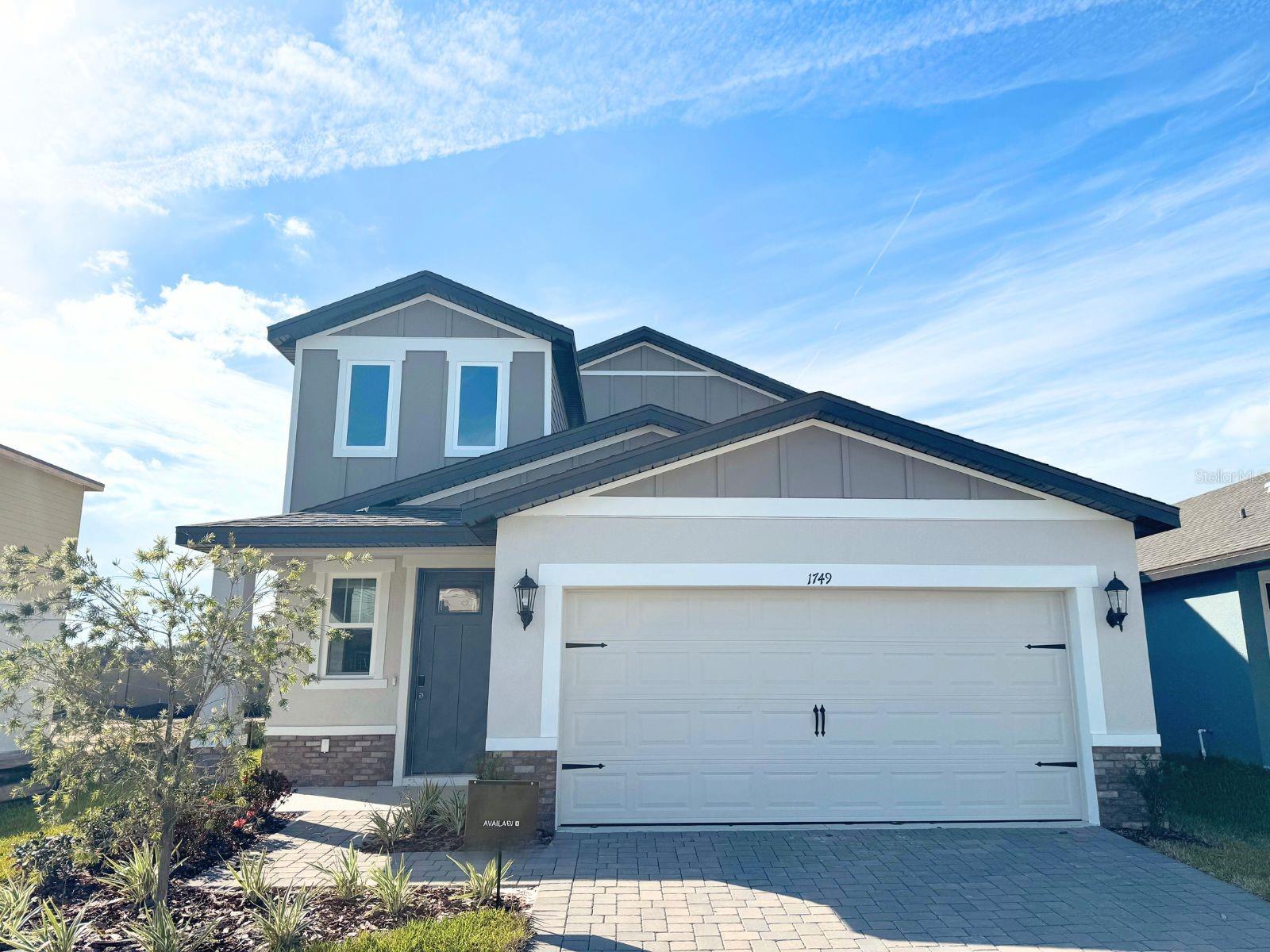 Single Family Residence in ZEPHYRHILLS, FL - Daniel Dourado