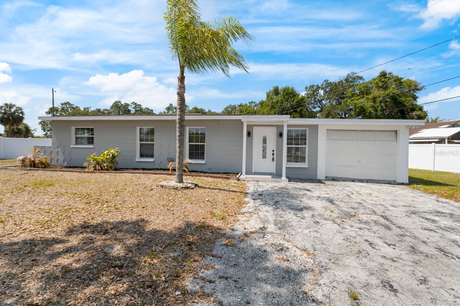 Single Family Residence in TAMPA, FL - Daniel Dourado