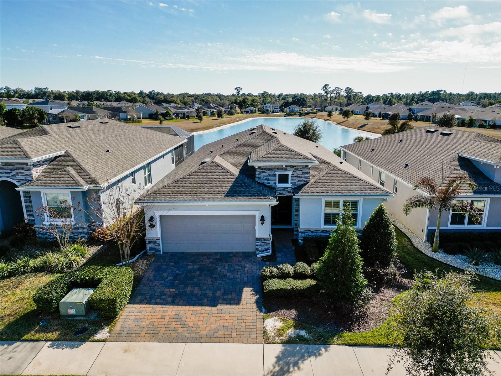 Single Family Residence in DELAND, FL - Daniel Dourado