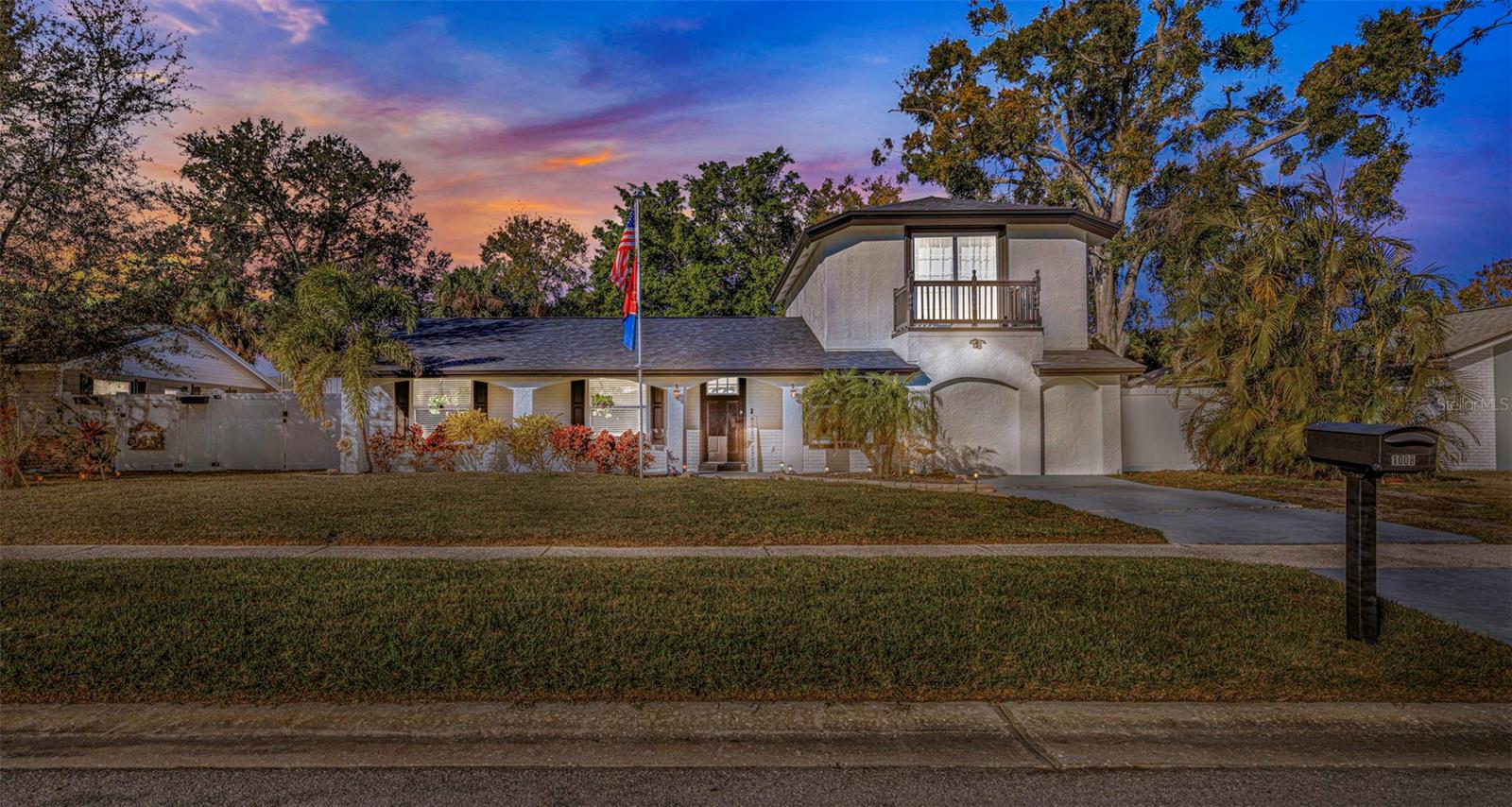 Single Family Residence in TARPON SPRINGS, FL - Daniel Dourado