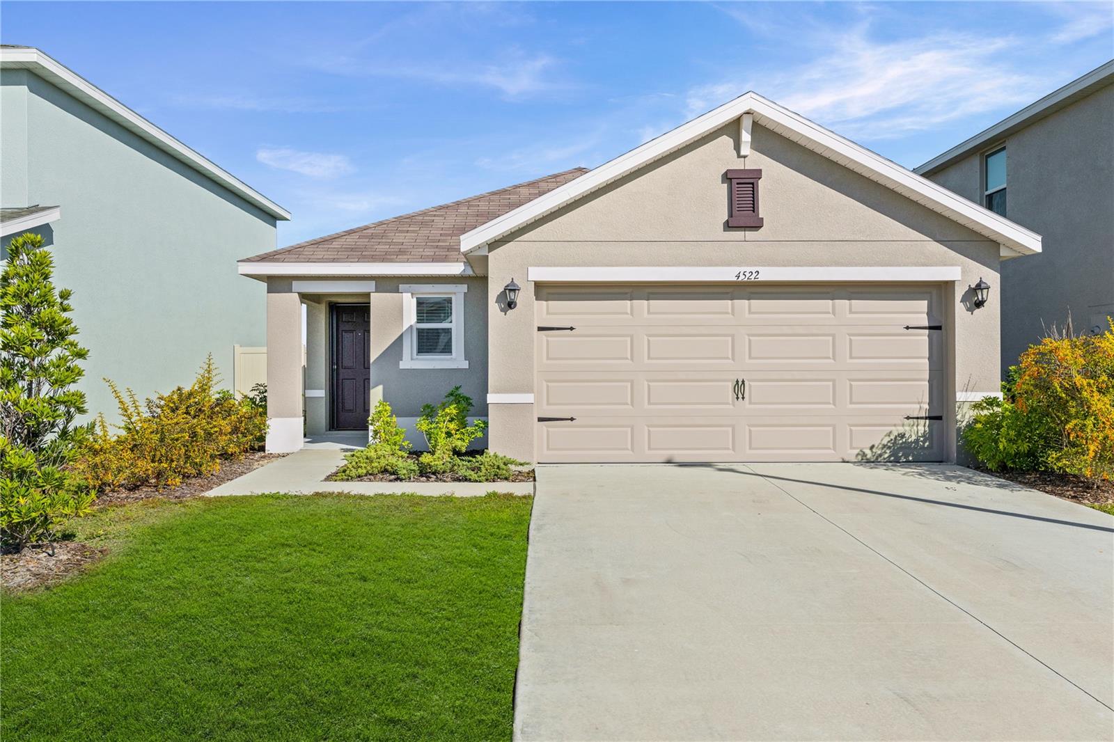 Single Family Residence in PALMETTO, FL - Daniel Dourado