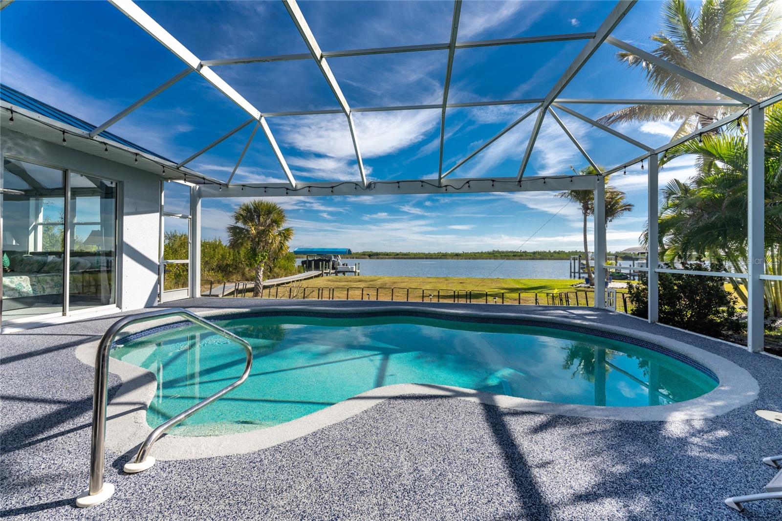 Single Family Residence in PORT CHARLOTTE, FL - Daniel Dourado