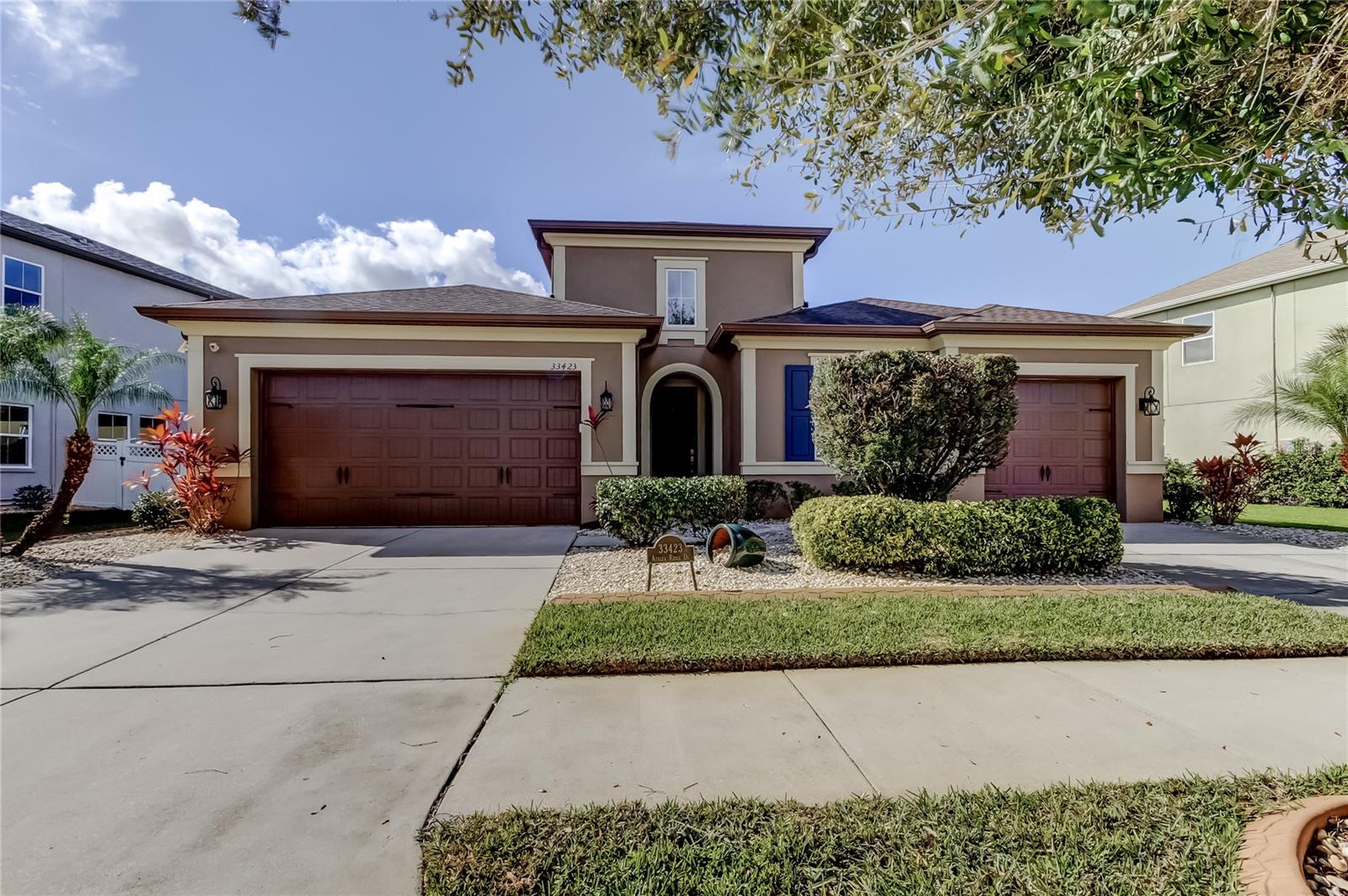 Single Family Residence in WESLEY CHAPEL, FL - Daniel Dourado