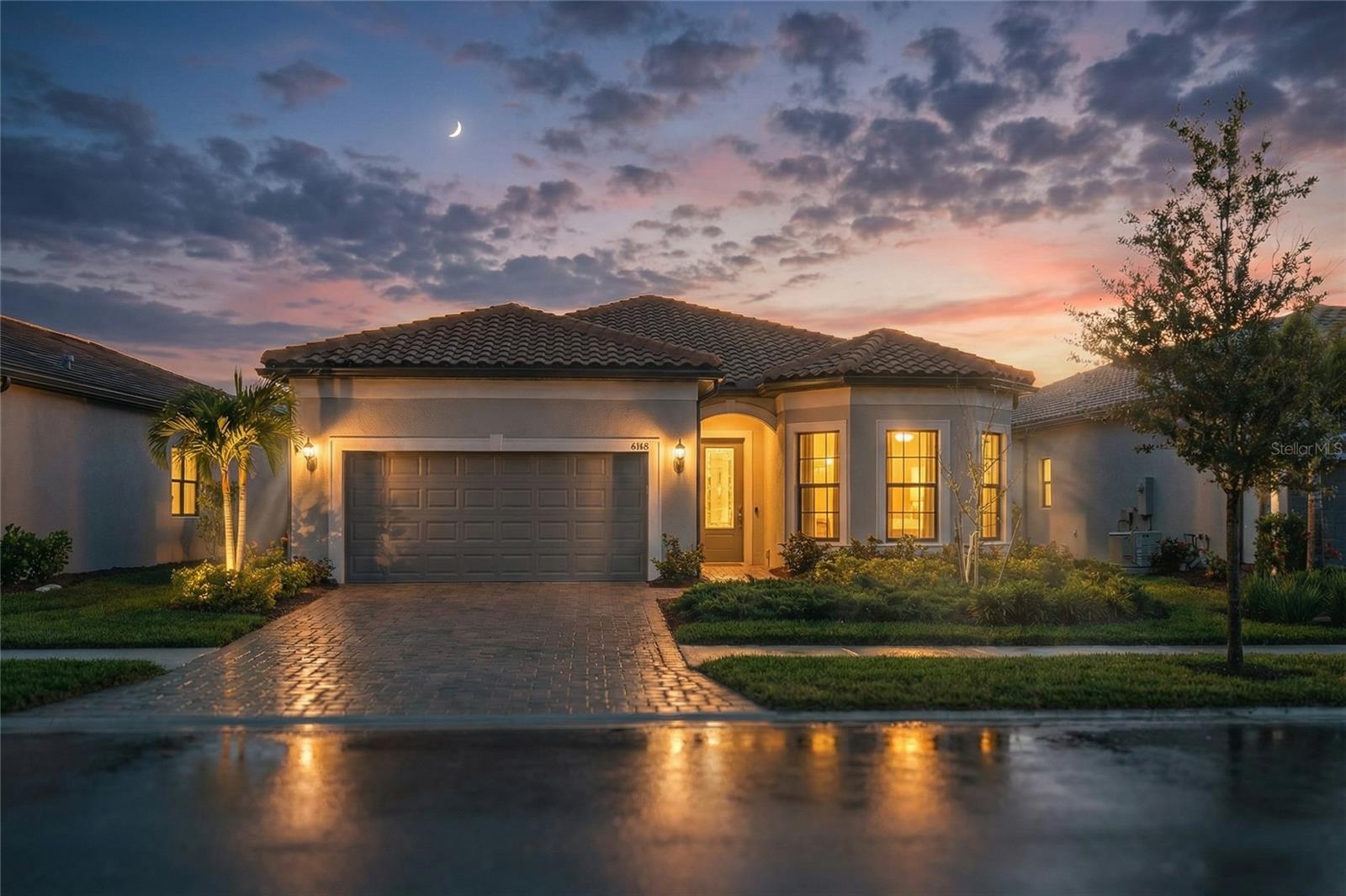 Single Family Residence in NOKOMIS, FL - Daniel Dourado