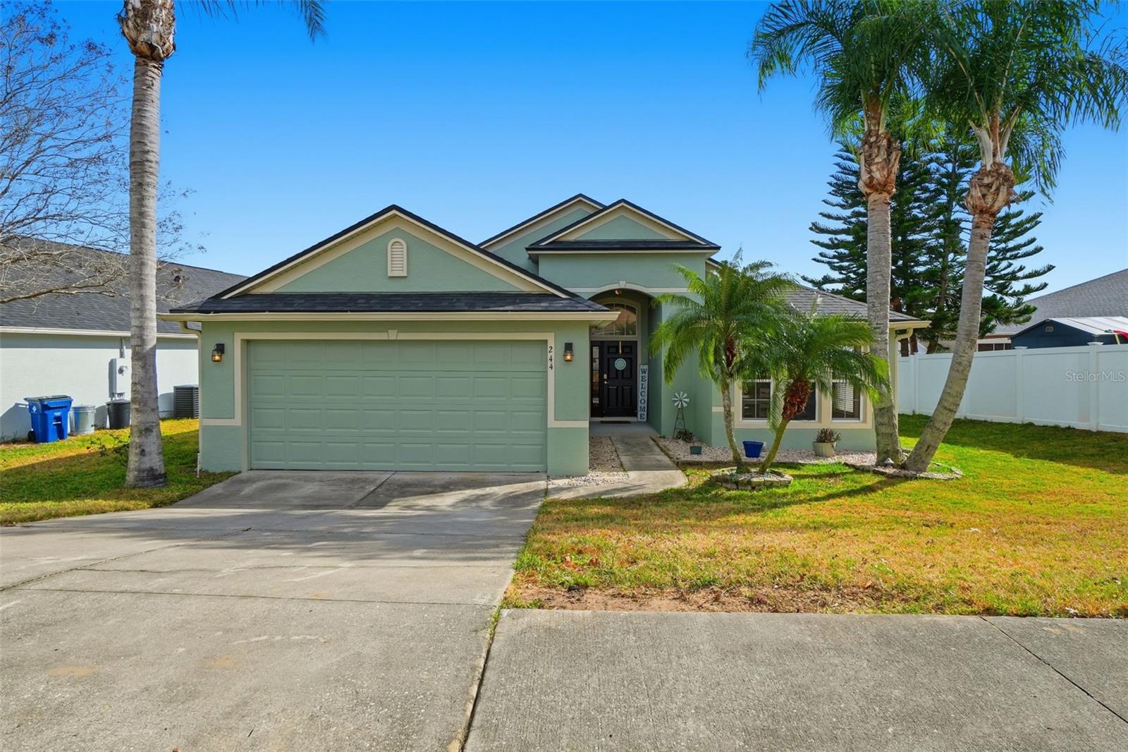 Single Family Residence in GROVELAND, FL - Daniel Dourado