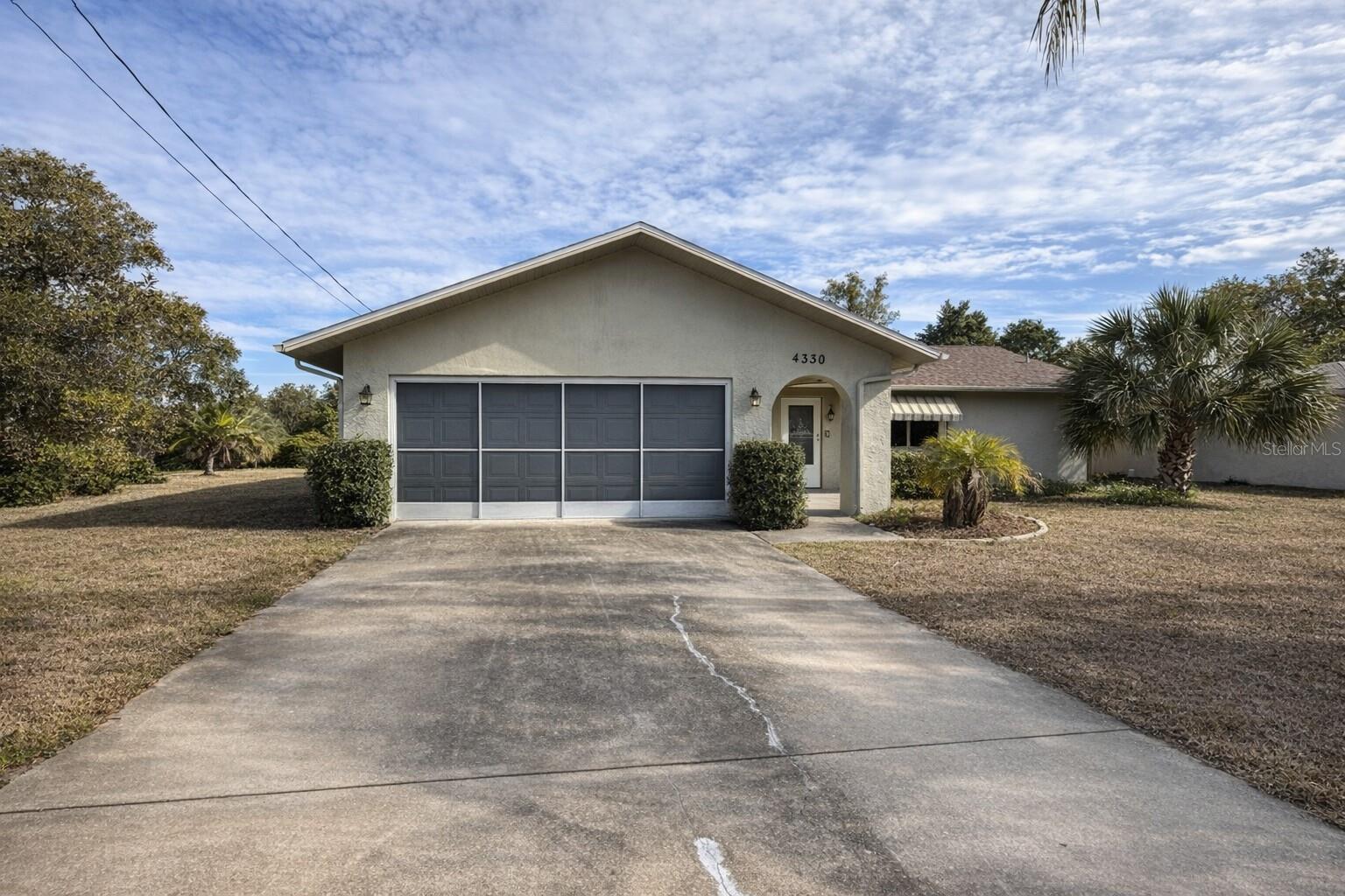 Single Family Residence em SPRING HILL, FL - Daniel Dourado