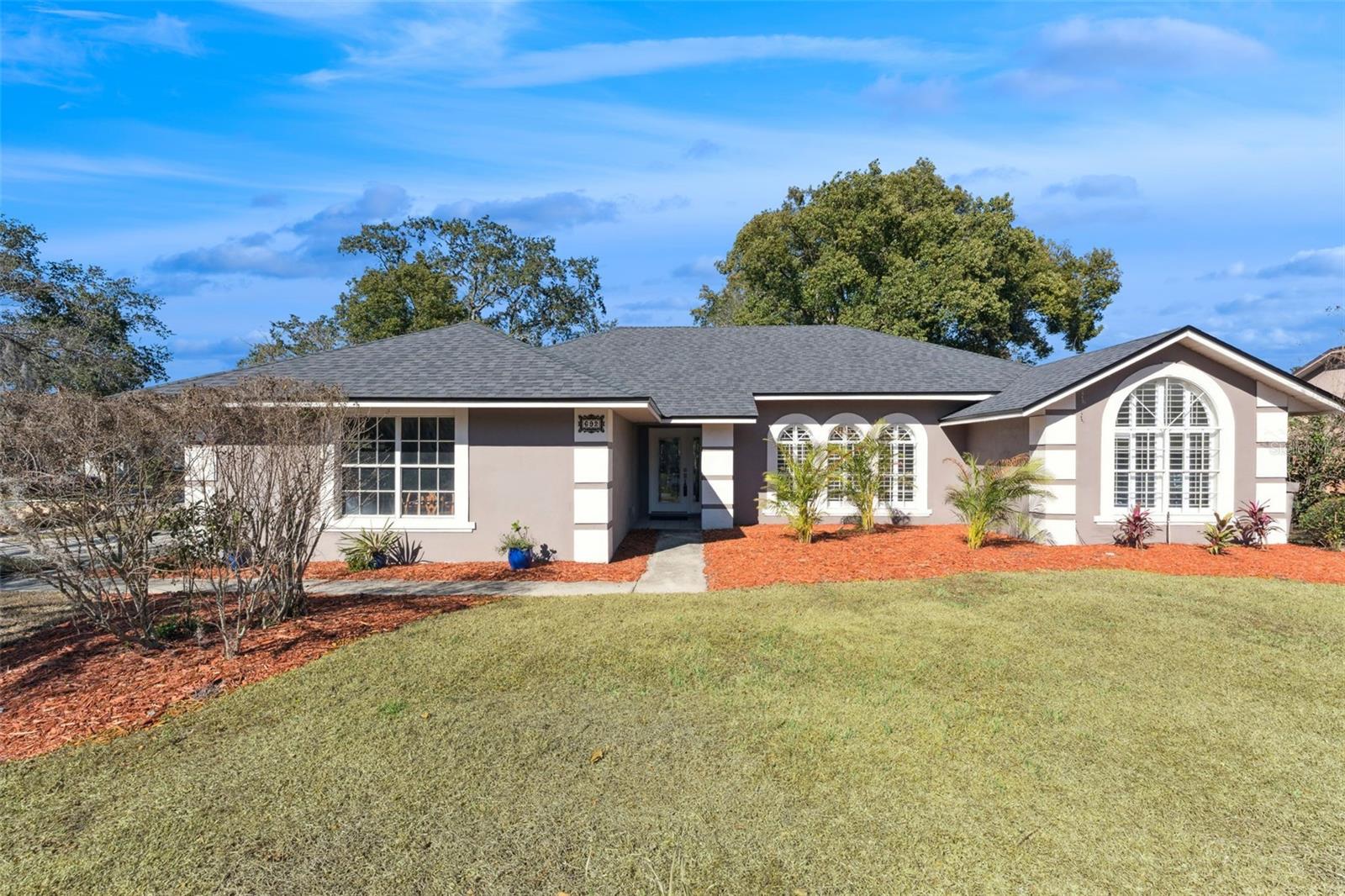 Single Family Residence in OVIEDO, FL - Daniel Dourado
