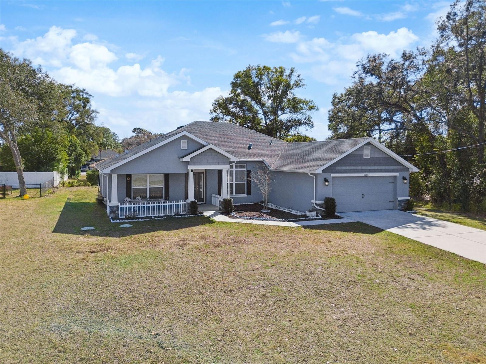 Single Family Residence em SPRING HILL, FL - Daniel Dourado