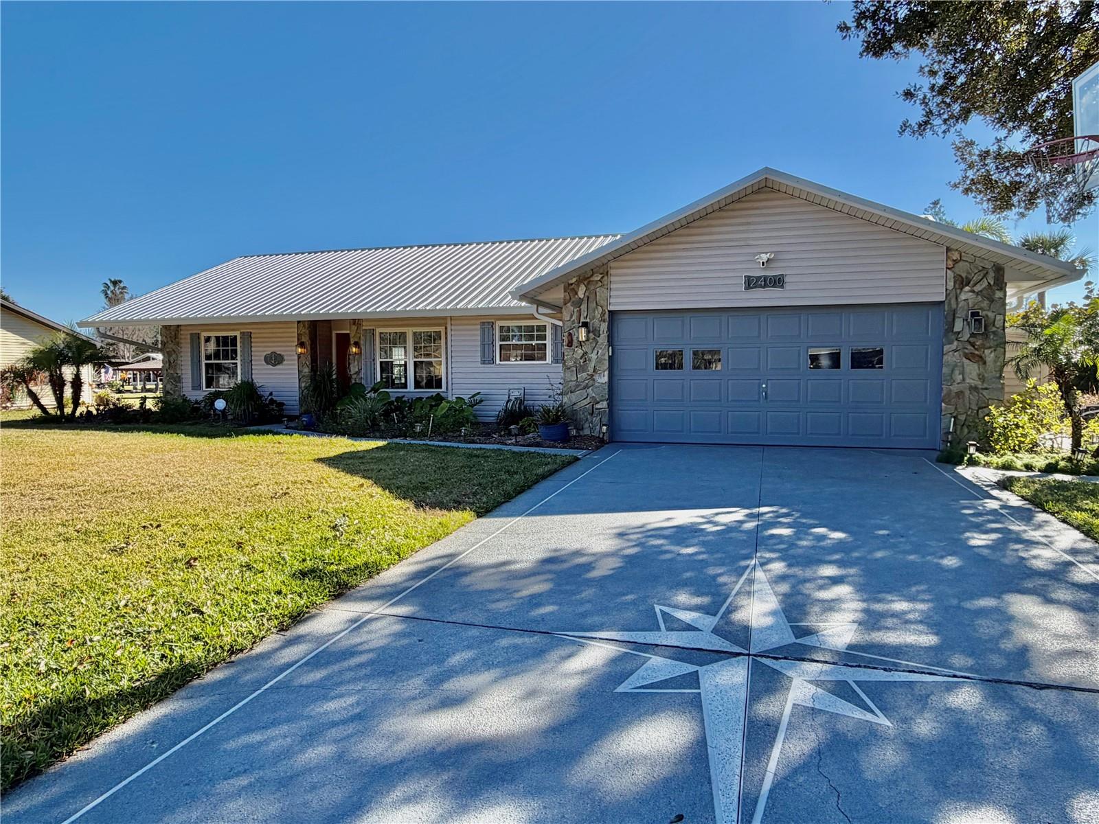 Single Family Residence in LEESBURG, FL - Daniel Dourado