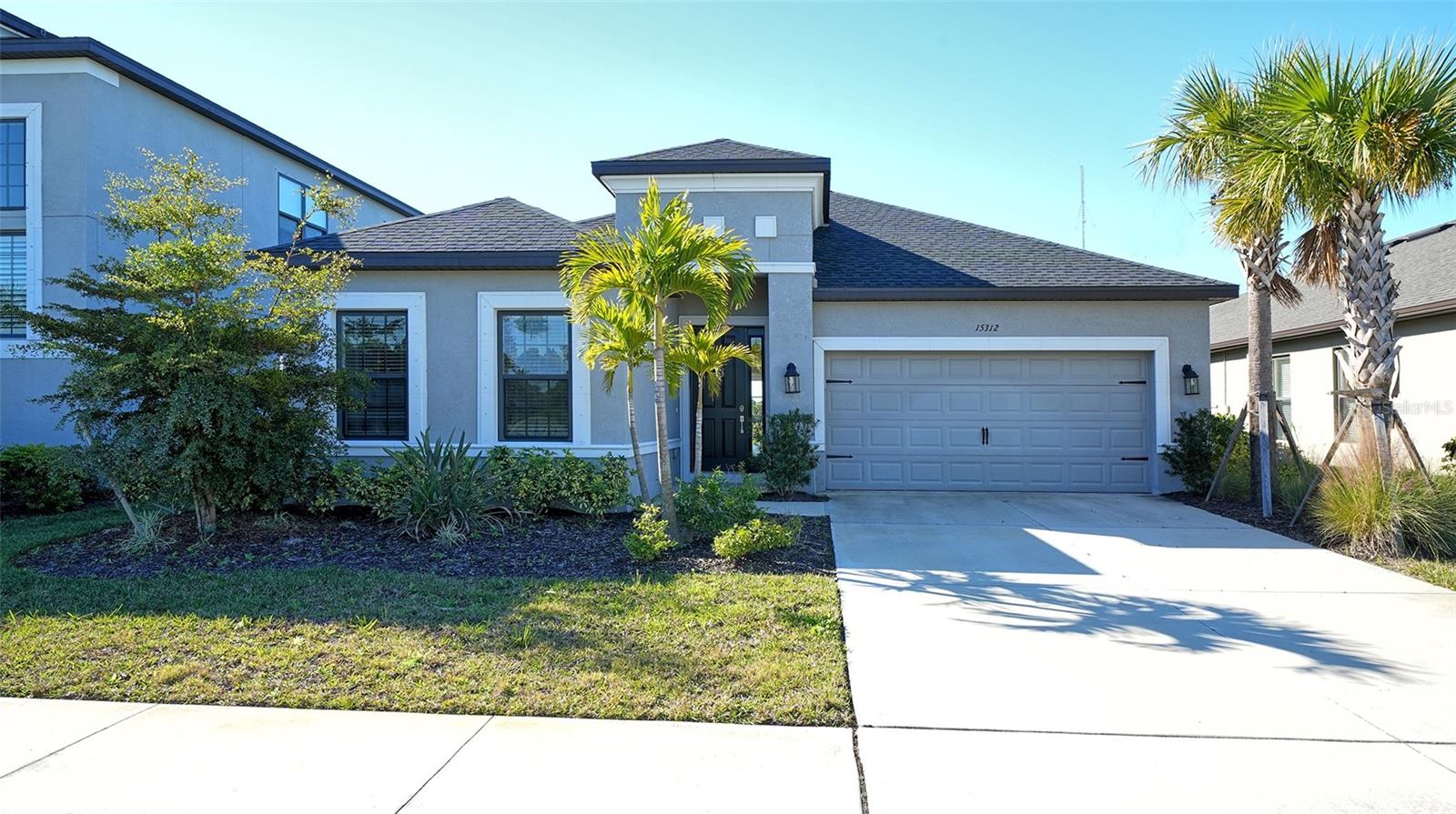 Single Family Residence in NOKOMIS, FL - Daniel Dourado