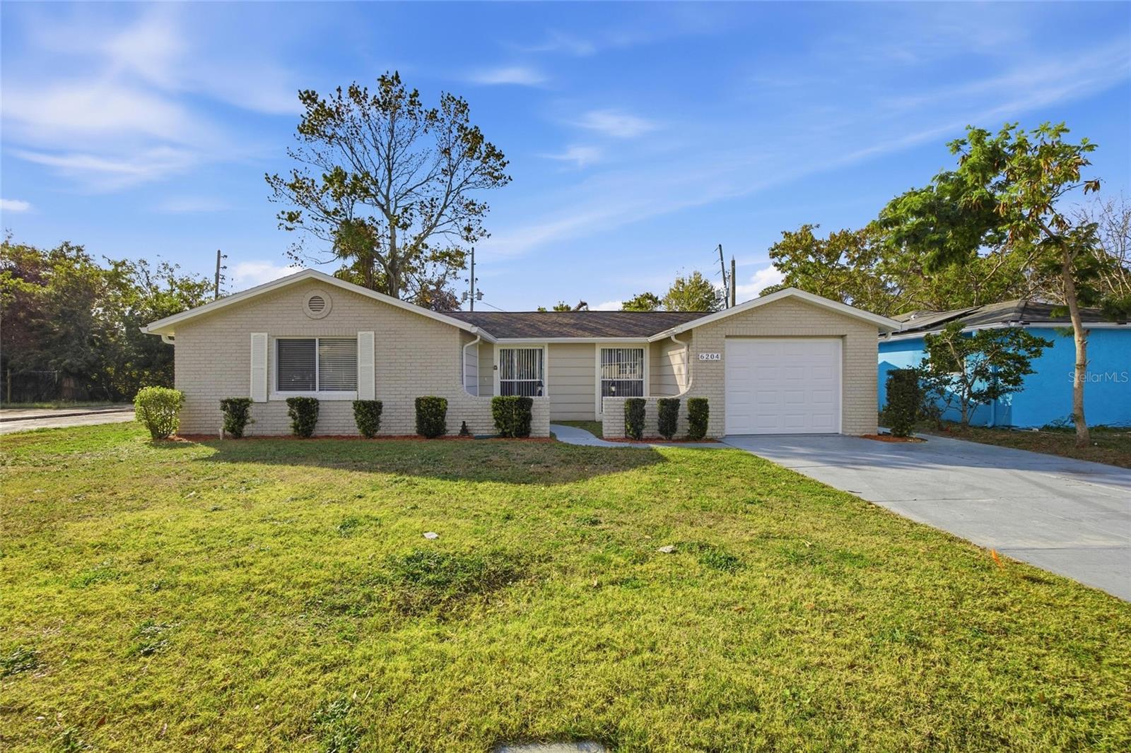 Single Family Residence in PORT RICHEY, FL - Daniel Dourado