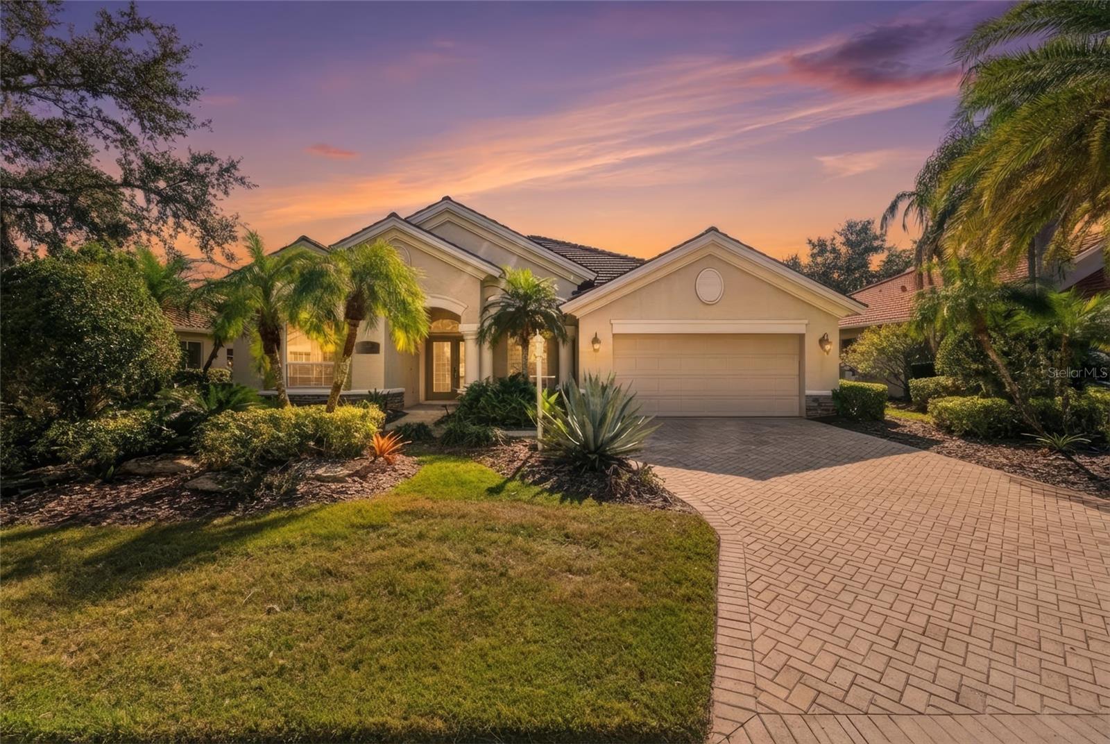Single Family Residence in LAKEWOOD RANCH, FL - Daniel Dourado
