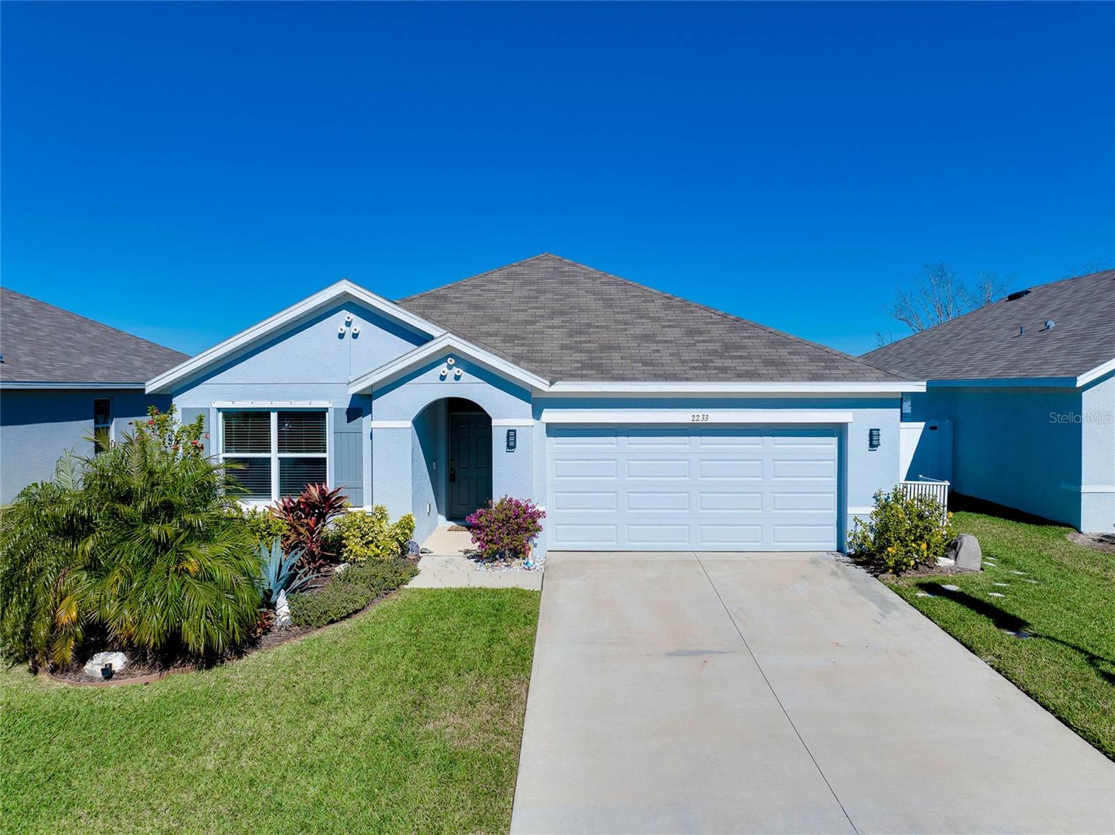 Single Family Residence in BRADENTON, FL - Daniel Dourado