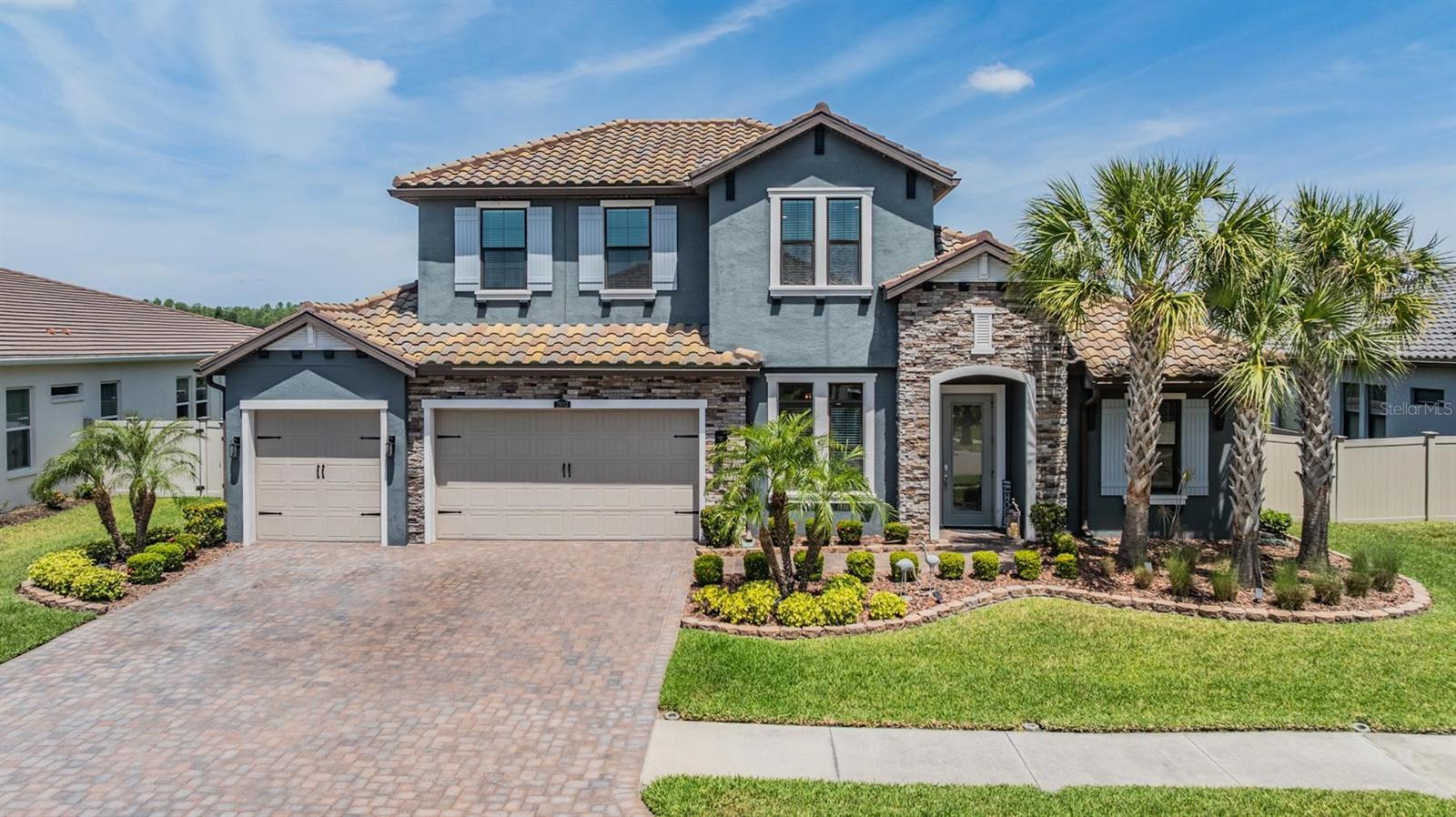 Single Family Residence in WESLEY CHAPEL, FL - Daniel Dourado