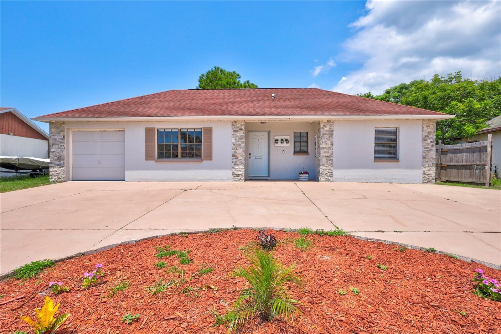 Single Family Residence in PORT RICHEY, FL - Daniel Dourado