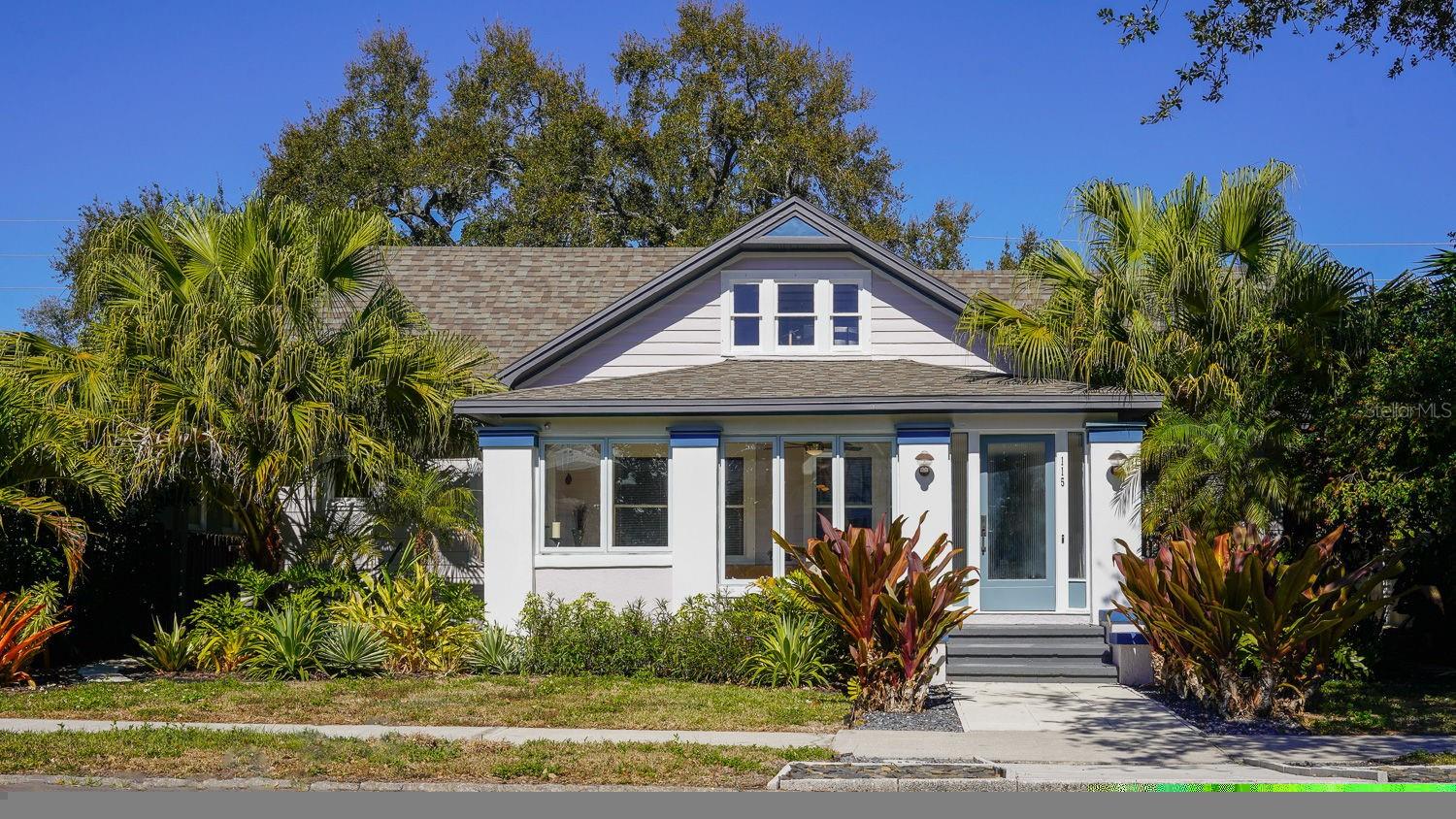 Single Family Residence in ST PETERSBURG, FL - Daniel Dourado