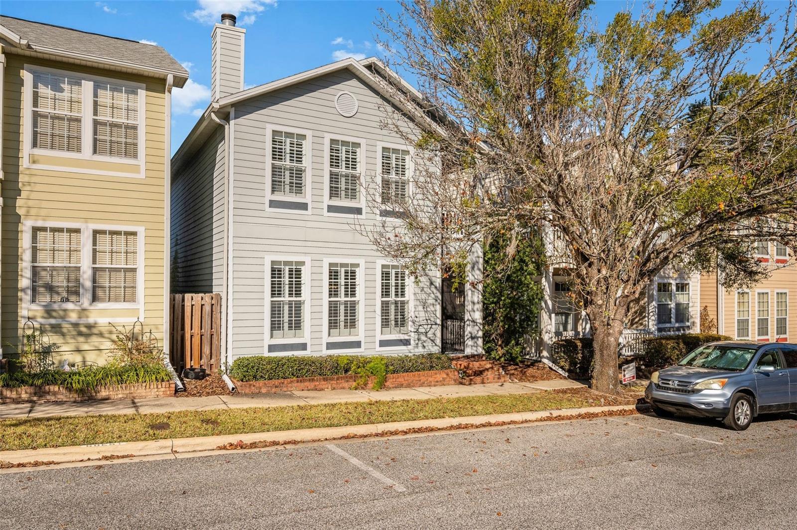 Single Family Residence in GAINESVILLE, FL - Daniel Dourado
