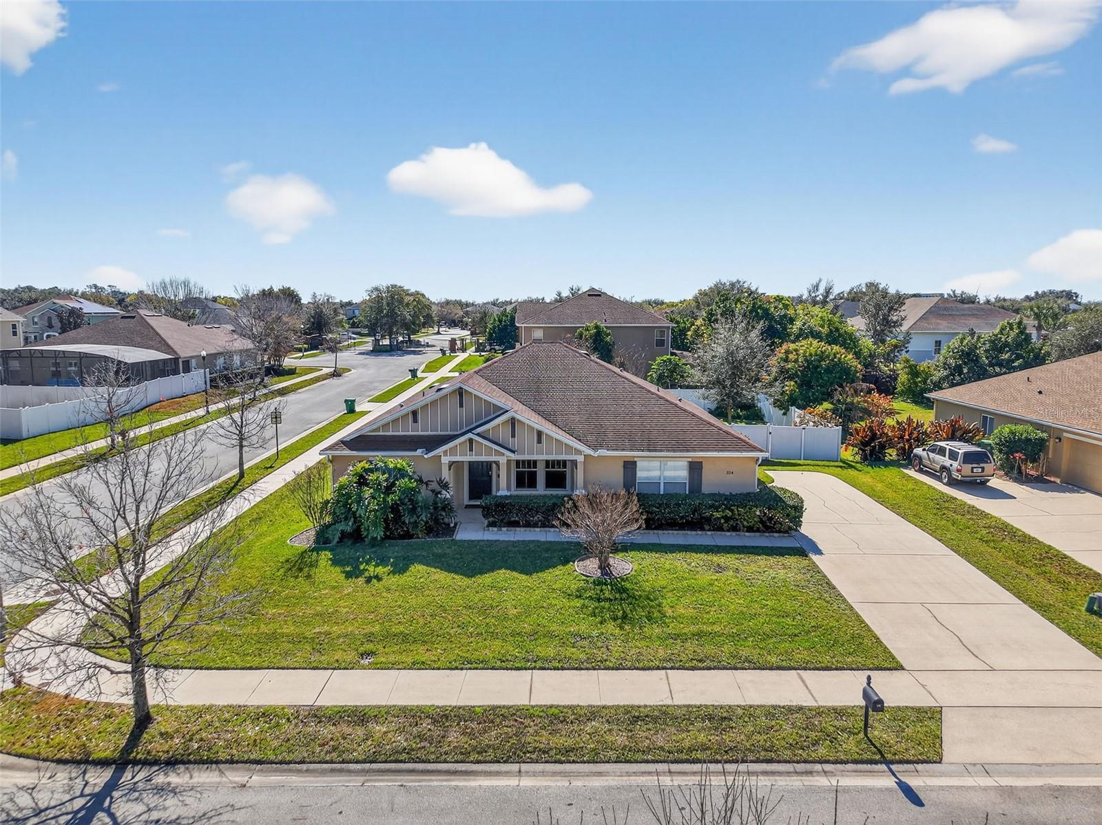 Single Family Residence in WINTER GARDEN, FL - Daniel Dourado