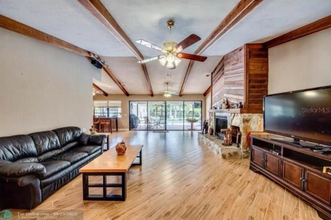 Single Family Residence em NORTH FORT MYERS, FL - Daniel Dourado