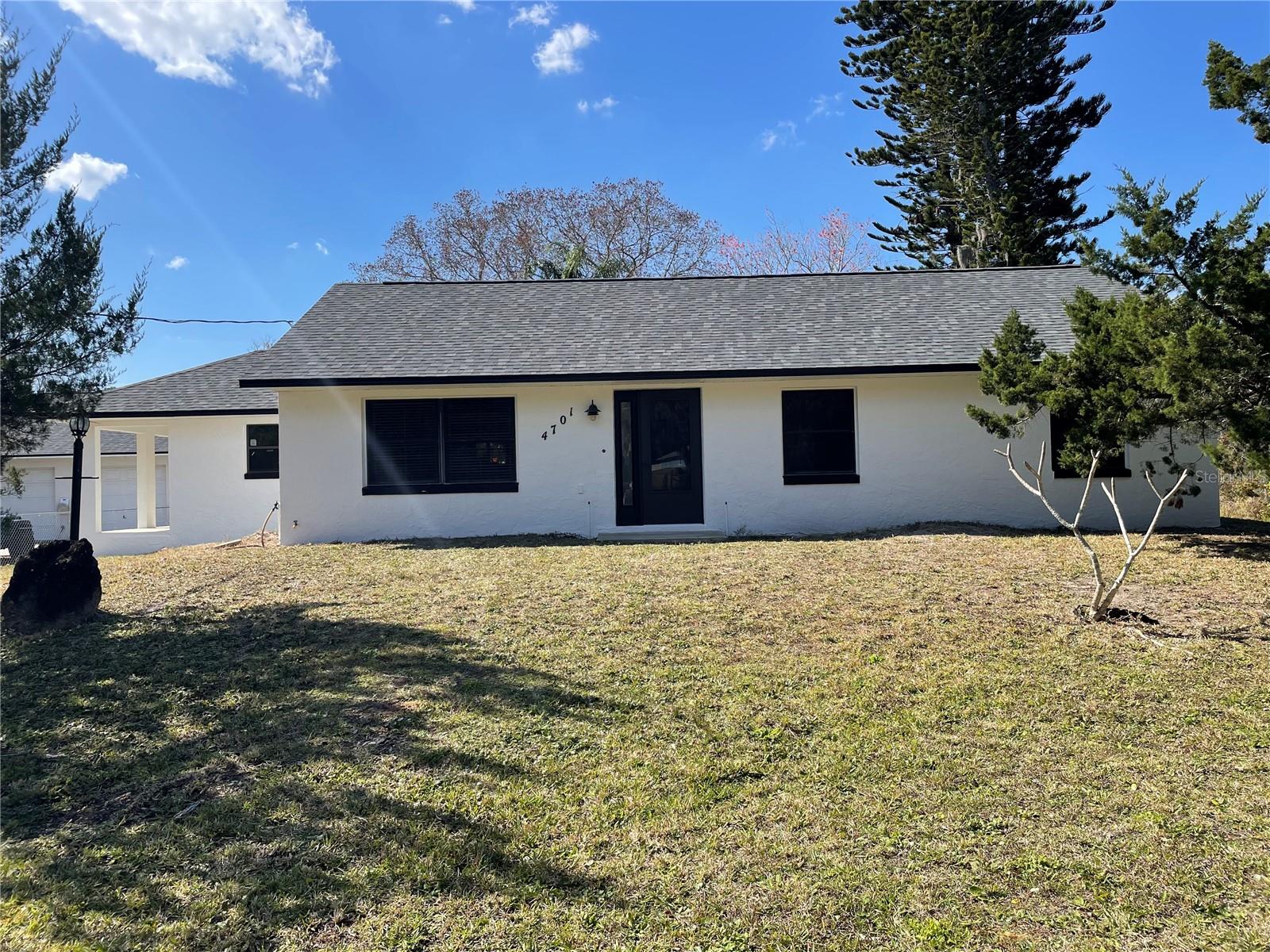 Single Family Residence in EDGEWATER, FL - Daniel Dourado