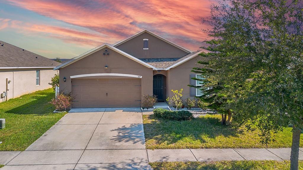 Single Family Residence in DAVENPORT, FL - Daniel Dourado