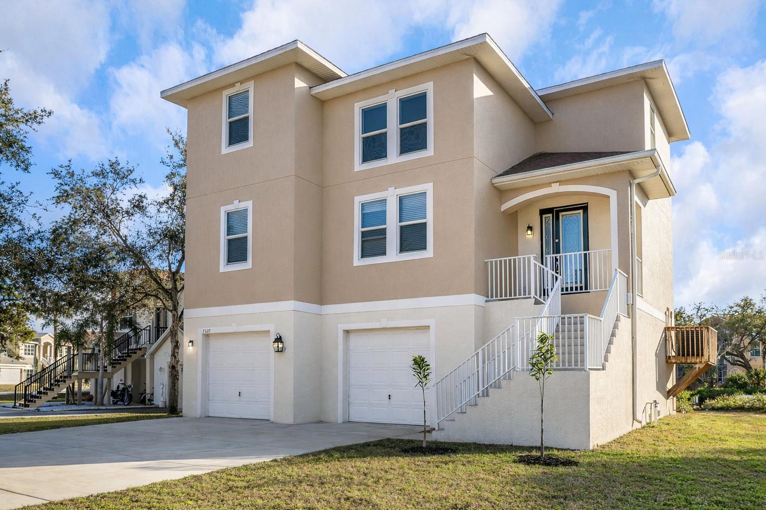 Single Family Residence em NEW PORT RICHEY, FL - Daniel Dourado