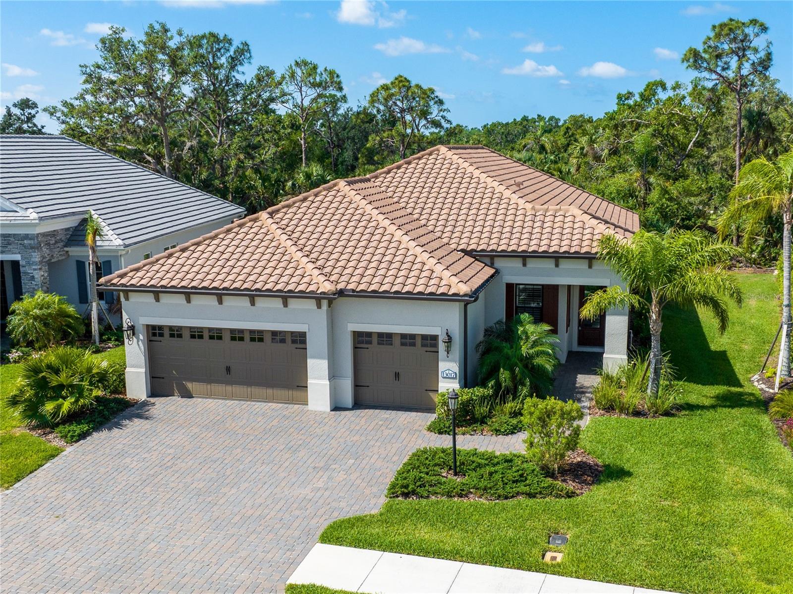 Single Family Residence in VENICE, FL - Daniel Dourado