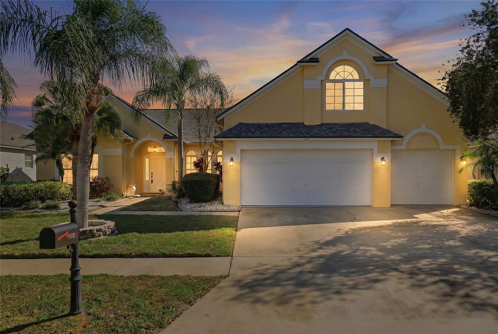 Single Family Residence in VALRICO, FL - Daniel Dourado