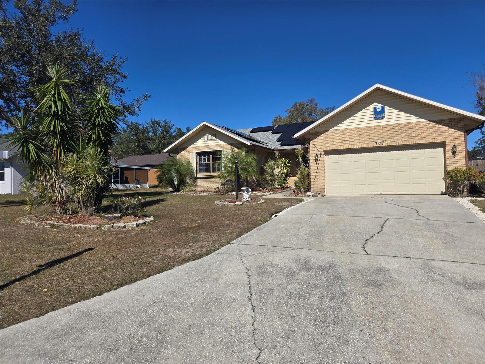 Single Family Residence in LAKE WALES, FL - Daniel Dourado