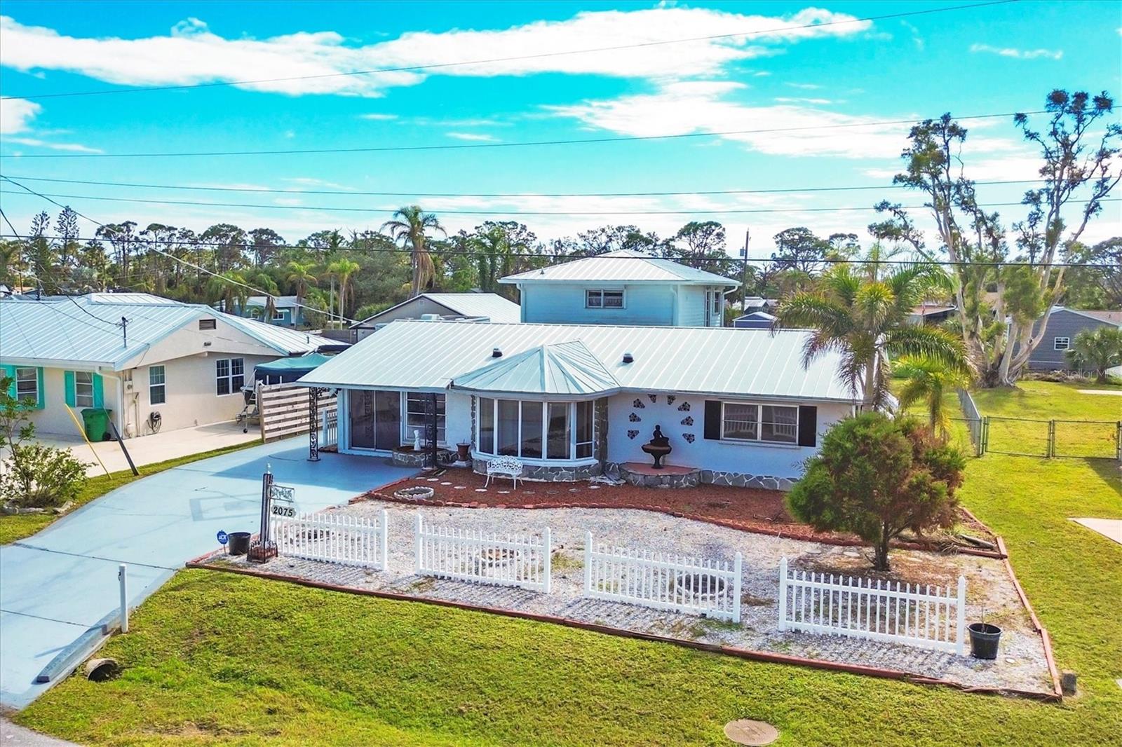Single Family Residence in ENGLEWOOD, FL - Daniel Dourado