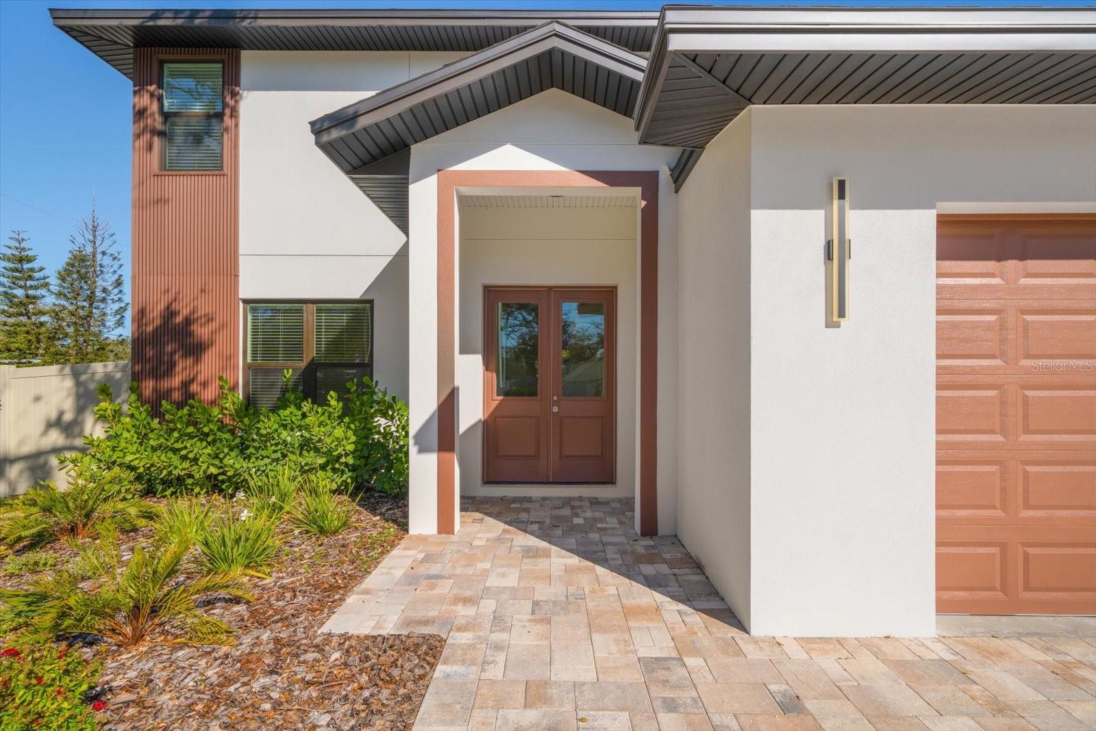 Single Family Residence in LARGO, FL - Daniel Dourado