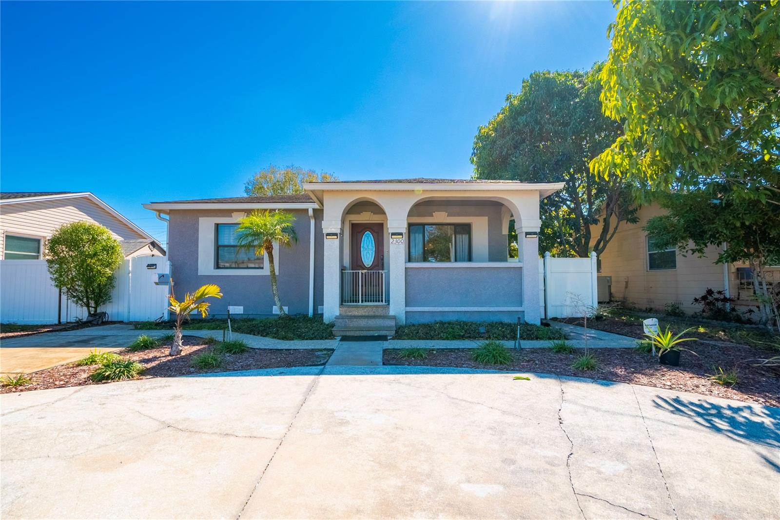 Single Family Residence em ST PETERSBURG, FL - Daniel Dourado