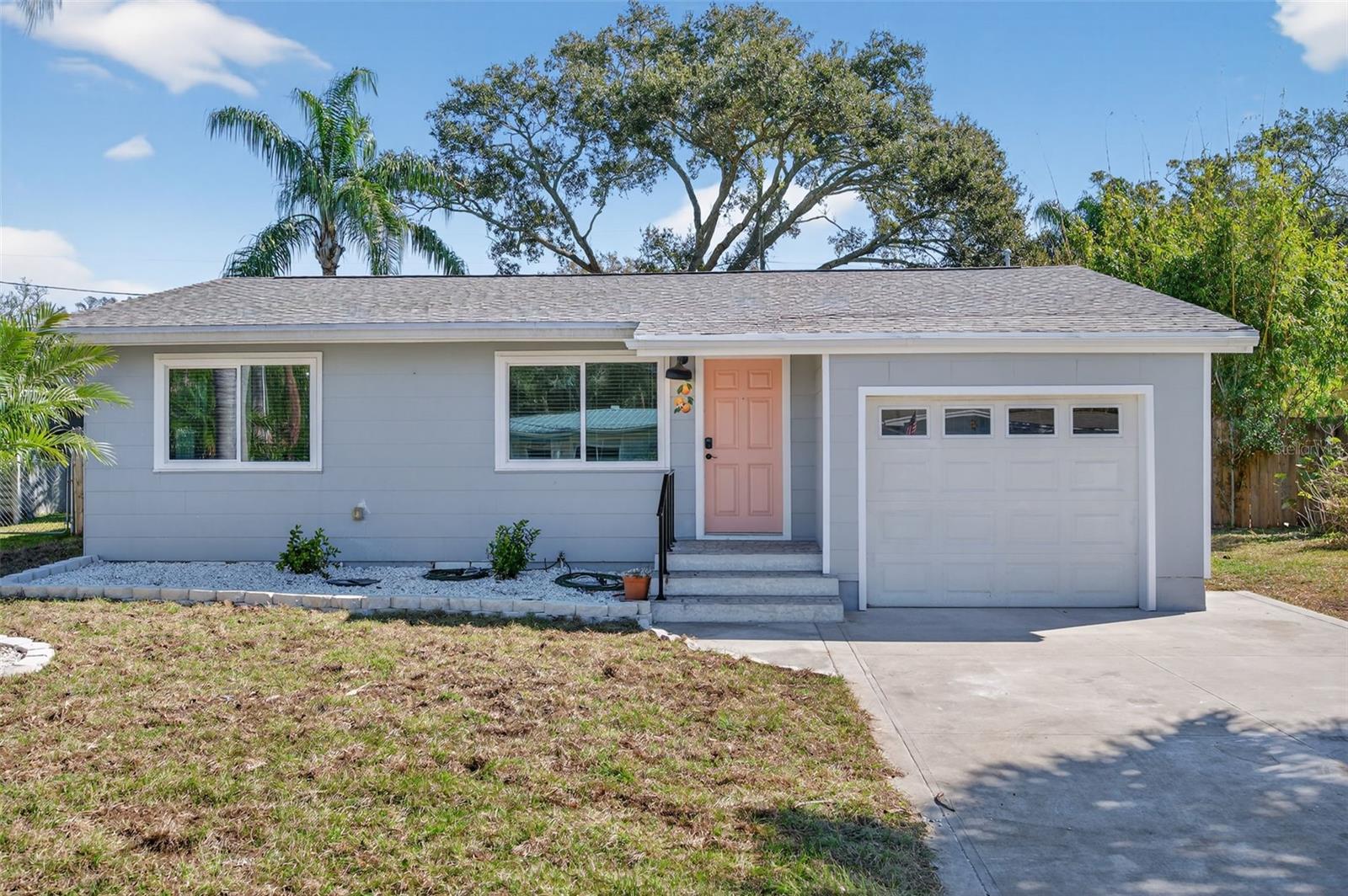 Single Family Residence em DUNEDIN, FL - Daniel Dourado