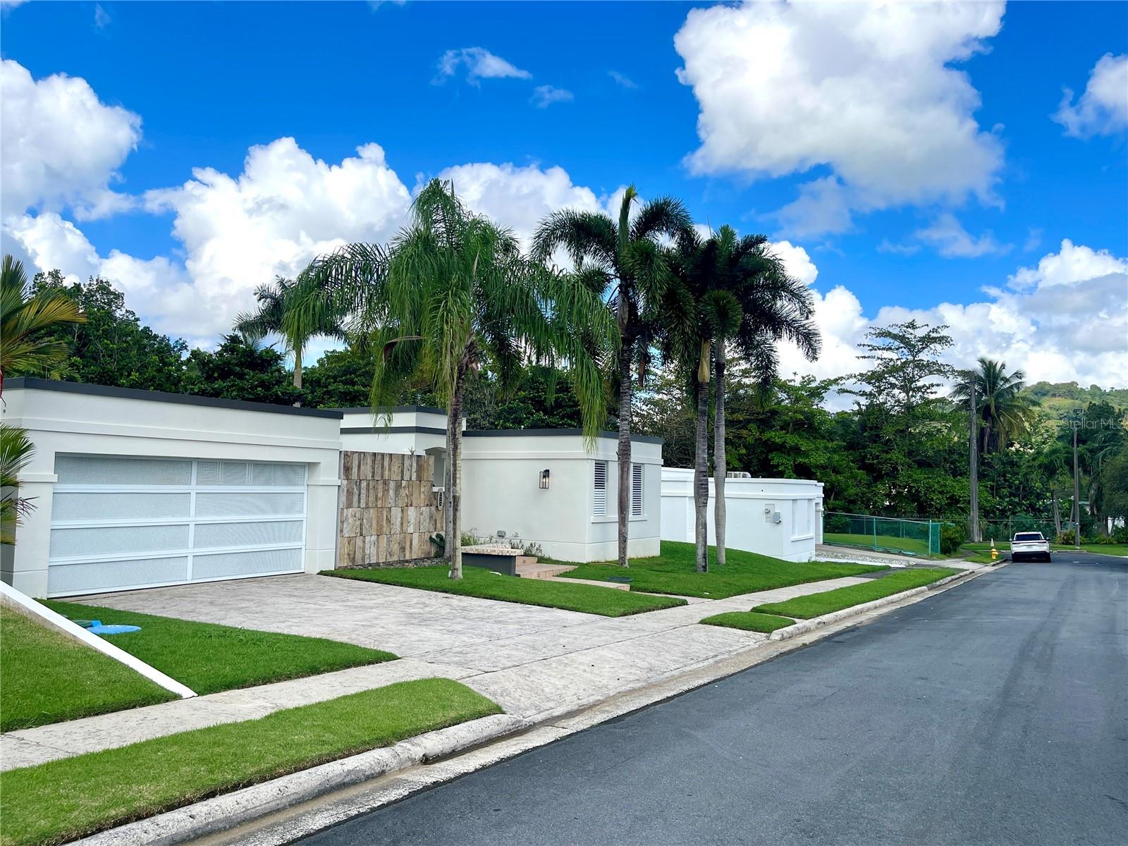 Single Family Residence em GUAYNABO, PR - Daniel Dourado