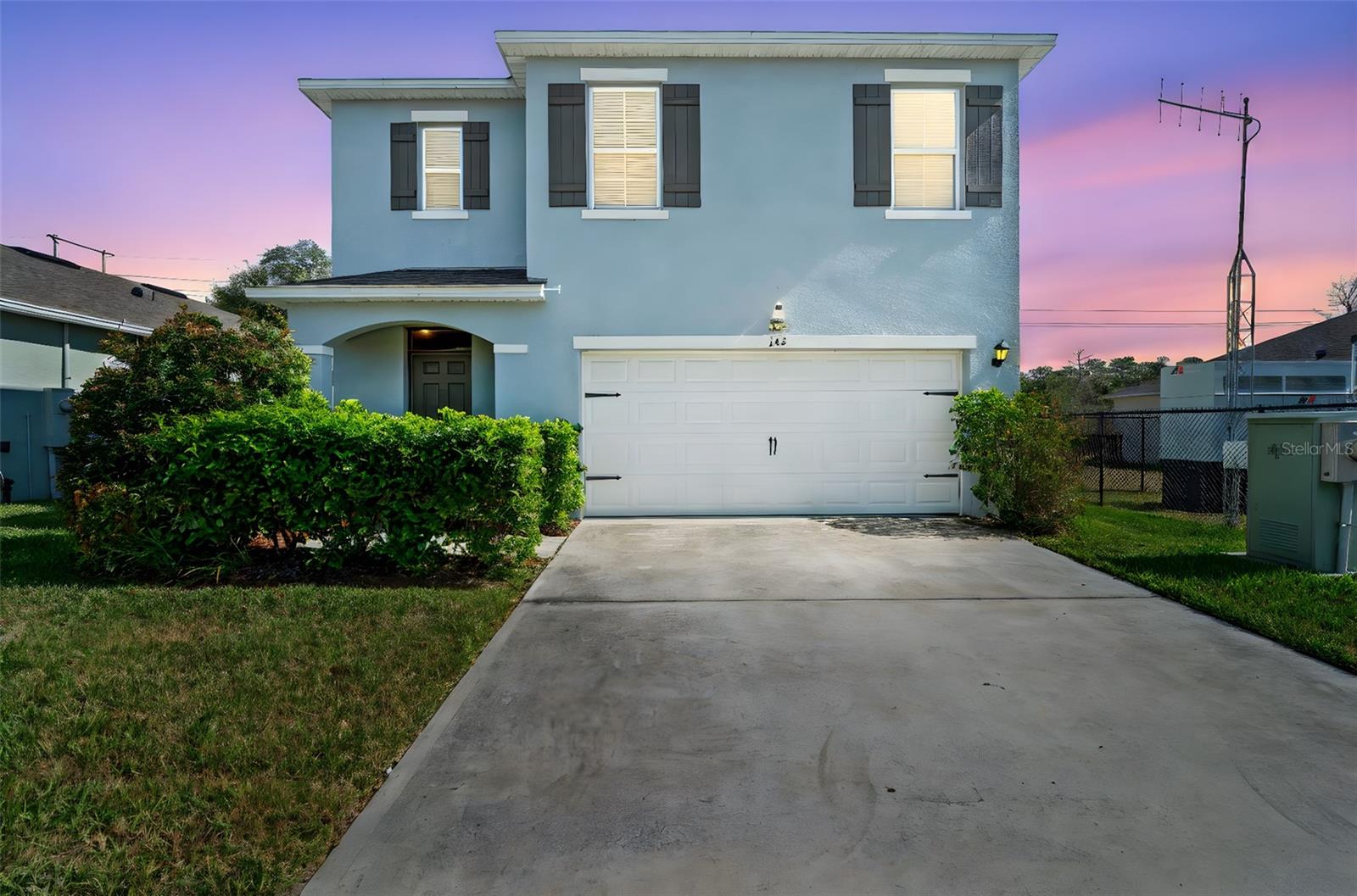 Single Family Residence in DELAND, FL - Daniel Dourado