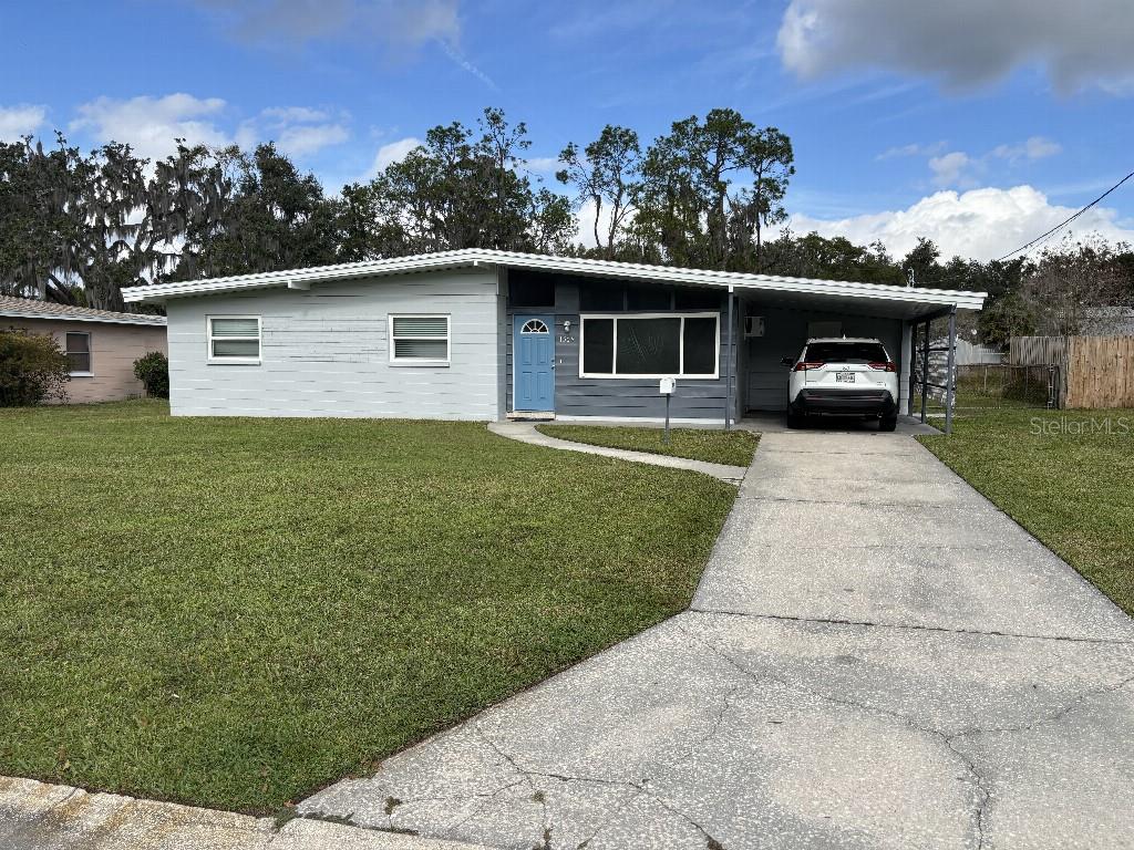 Single Family Residence in PLANT CITY, FL - Daniel Dourado
