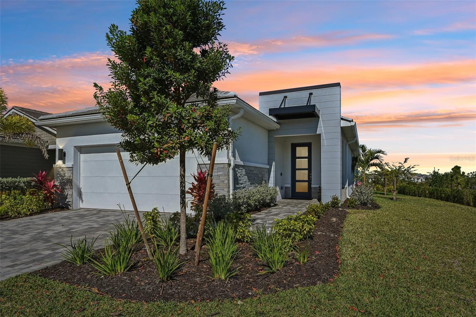 Single Family Residence in VENICE, FL - Daniel Dourado